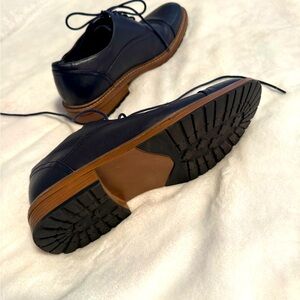 Perry Ellis America Navy Lace Up Dress Shoe for the cool, sporty type